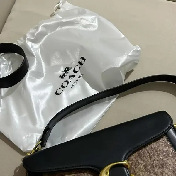 Customer received Coach bag 4
